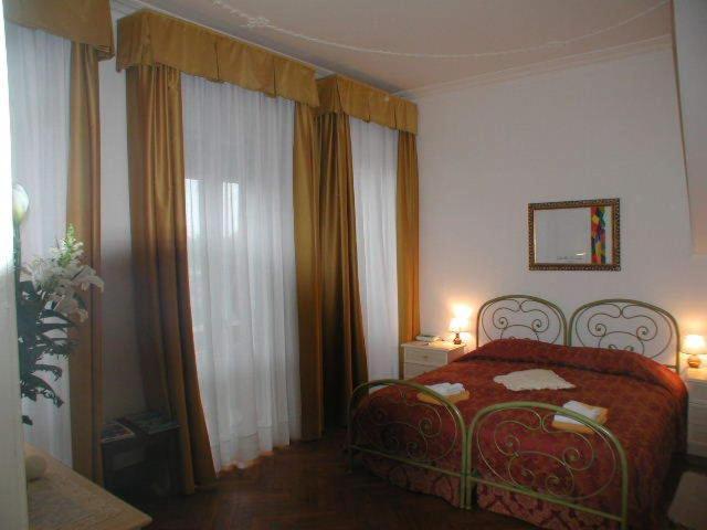 Villa Gabriella B&B - Apartments Lido di Venezia Bagian luar foto